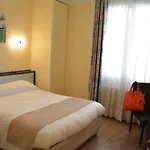 מלון Logis Restaurant De France Saint-Geniez-dʼOlt