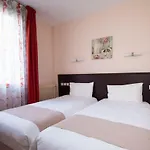מלון Logis Restaurant De France Saint-Geniez-dʼOlt