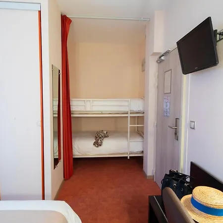 Logis Restaurant De France Saint-Geniez-dʼOlt