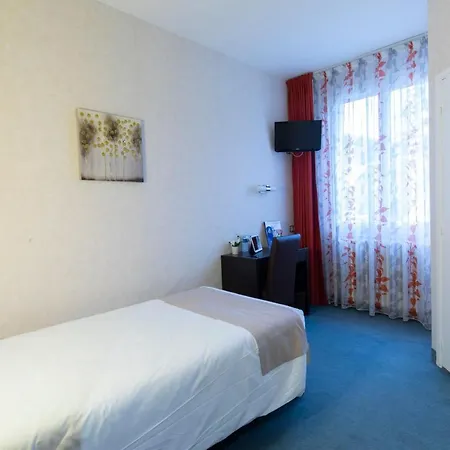 Hotel Logis Hotel Restaurant De France Saint-Geniez-d'Olt