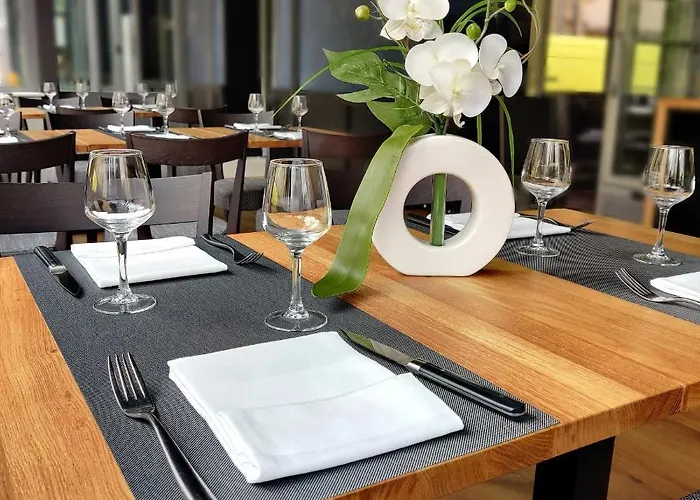 Logis Restaurant De France Hotel